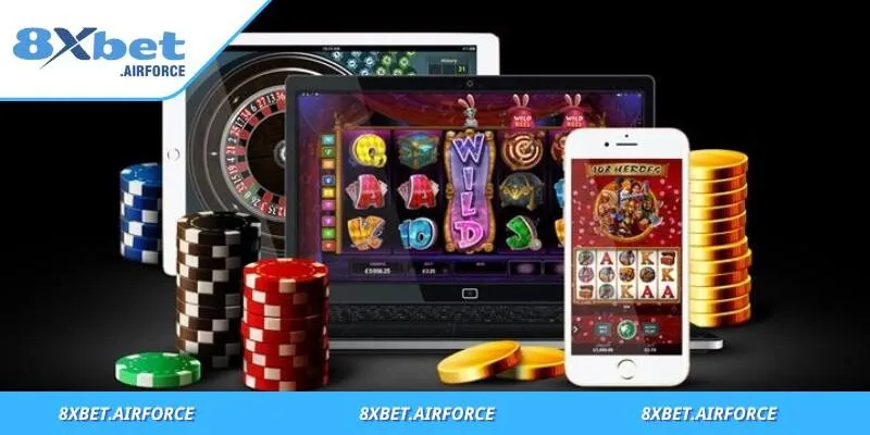 Giao diện trực quan khi tải app 8XBET về điện thoại.